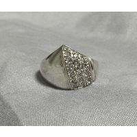 Кольцо серебряное 925 пробы. 14