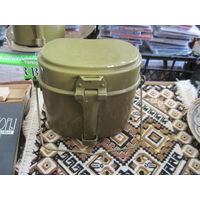 Котелок советский армейский.