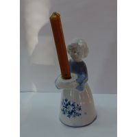 Статуэтка фарфоровая "Девушка-подсвечник" 80-е годы Европа. Высота 13.5 см.