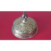 Старинная крышка от икорницы,сахарницы.