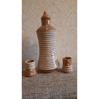 Набор времен СССР штоф-бутылка с двумя стопками. Возможно грузинская керамика